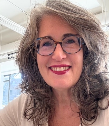 Rebecca Page-Chapman strategist and accountability coach headshot image